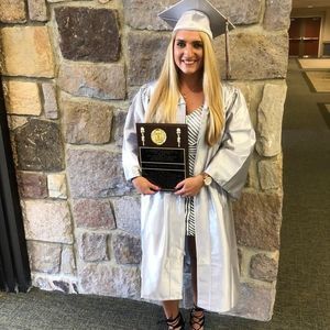 Meet your Posher, Corinne